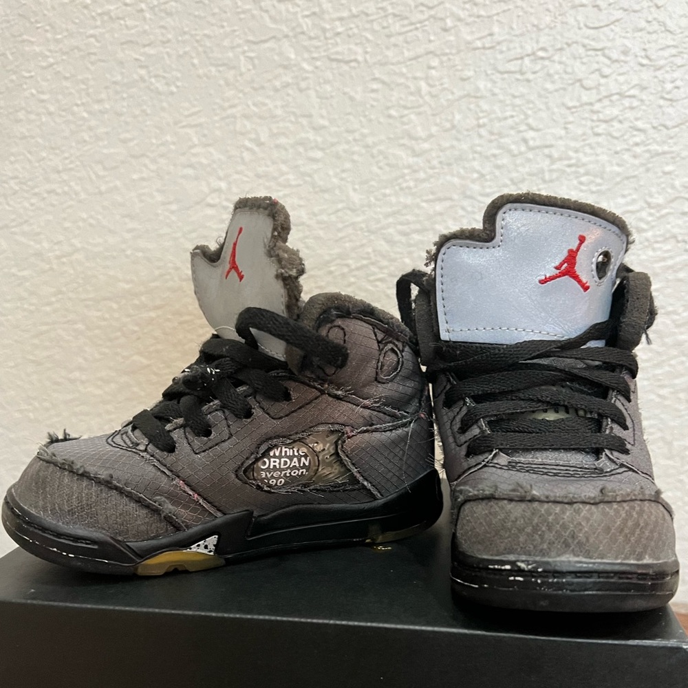 Jordan 5 Retro Off-White Muslin
Toddler - CV4828-001